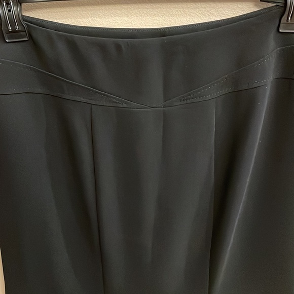 MaxMara MADE IN ITALY black pencil flare skirt side zip / pleated back mid hem 8 - Picture 4 of 14